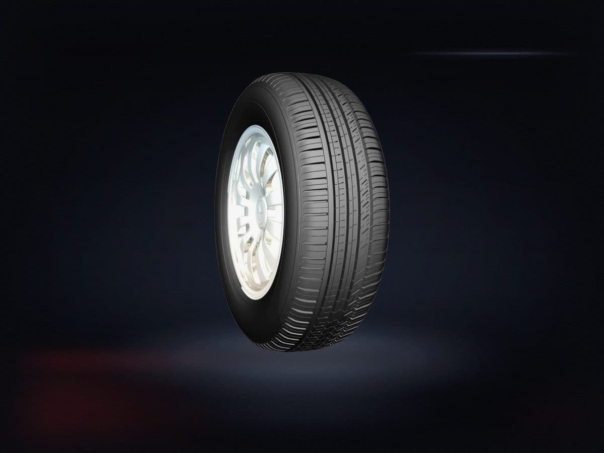 KF550 225/60R18 104H