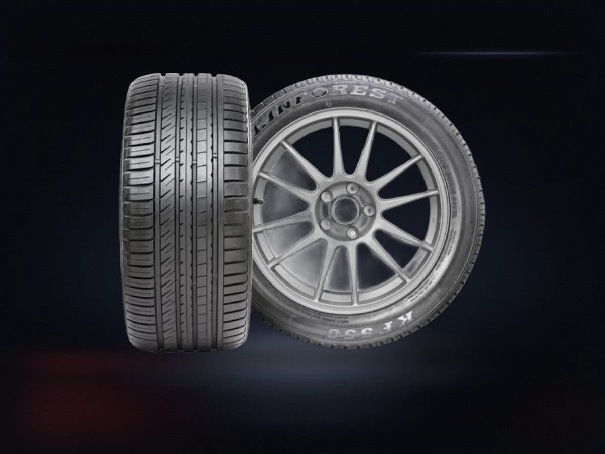 99WXL KF550 255/40R18
